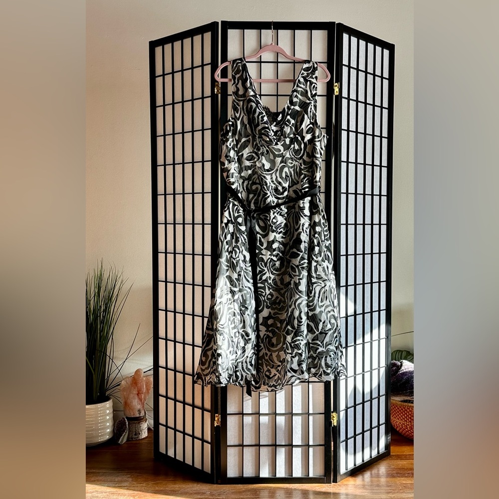 Black & White Velvet Burnout Dress | Layered | Zip Back | 24W